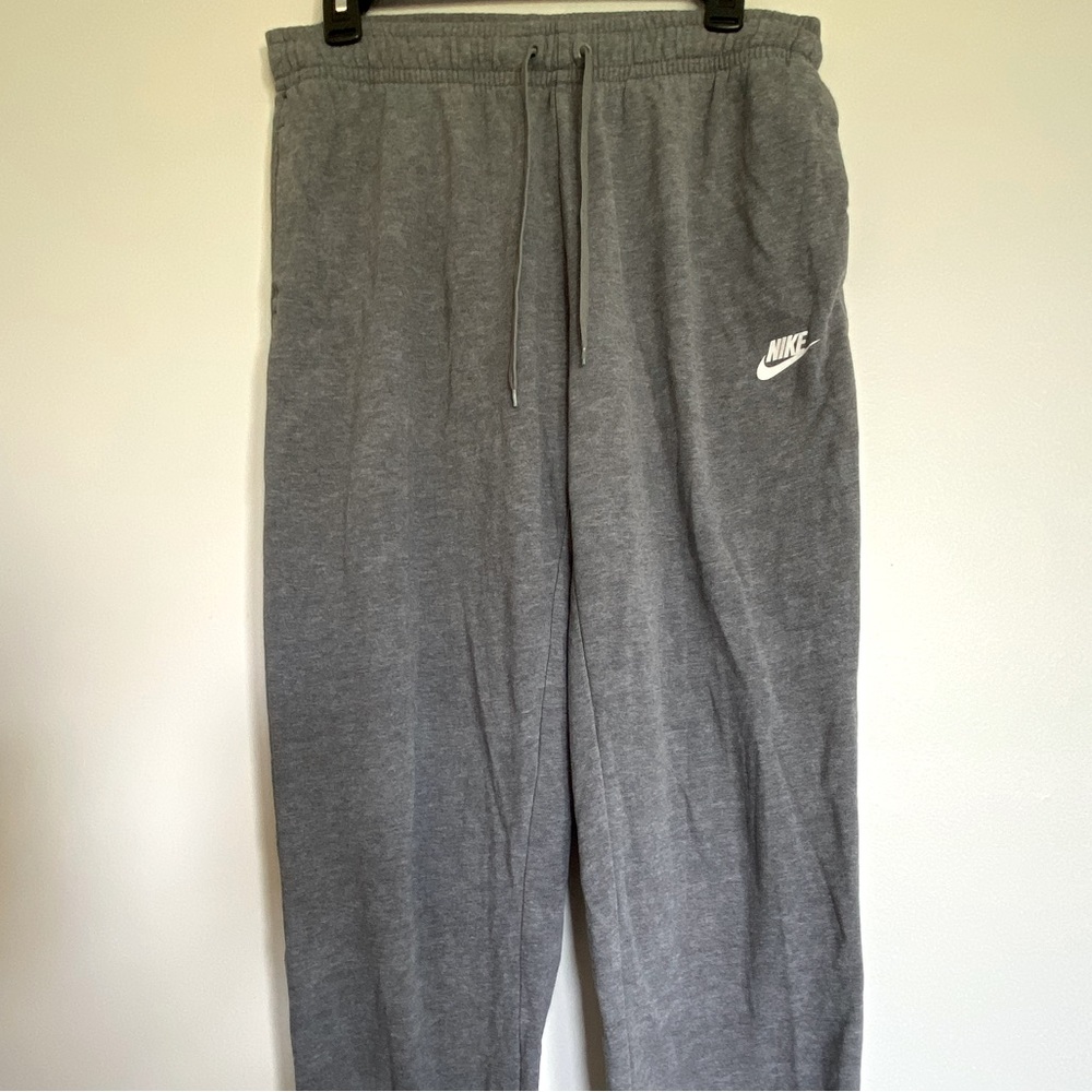 nike women’s grey sweatpants joggers size medium